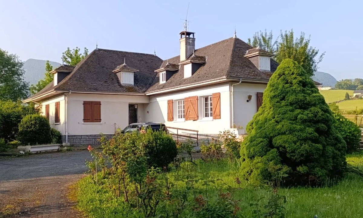 Arette House | Villa Béarnaise close to the mountains, the Basque country and Spain