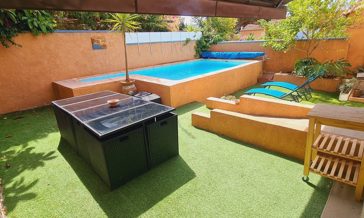 Canet-en-Roussillon House | Villa de Standing 10 Personnes Piscine/Pinède