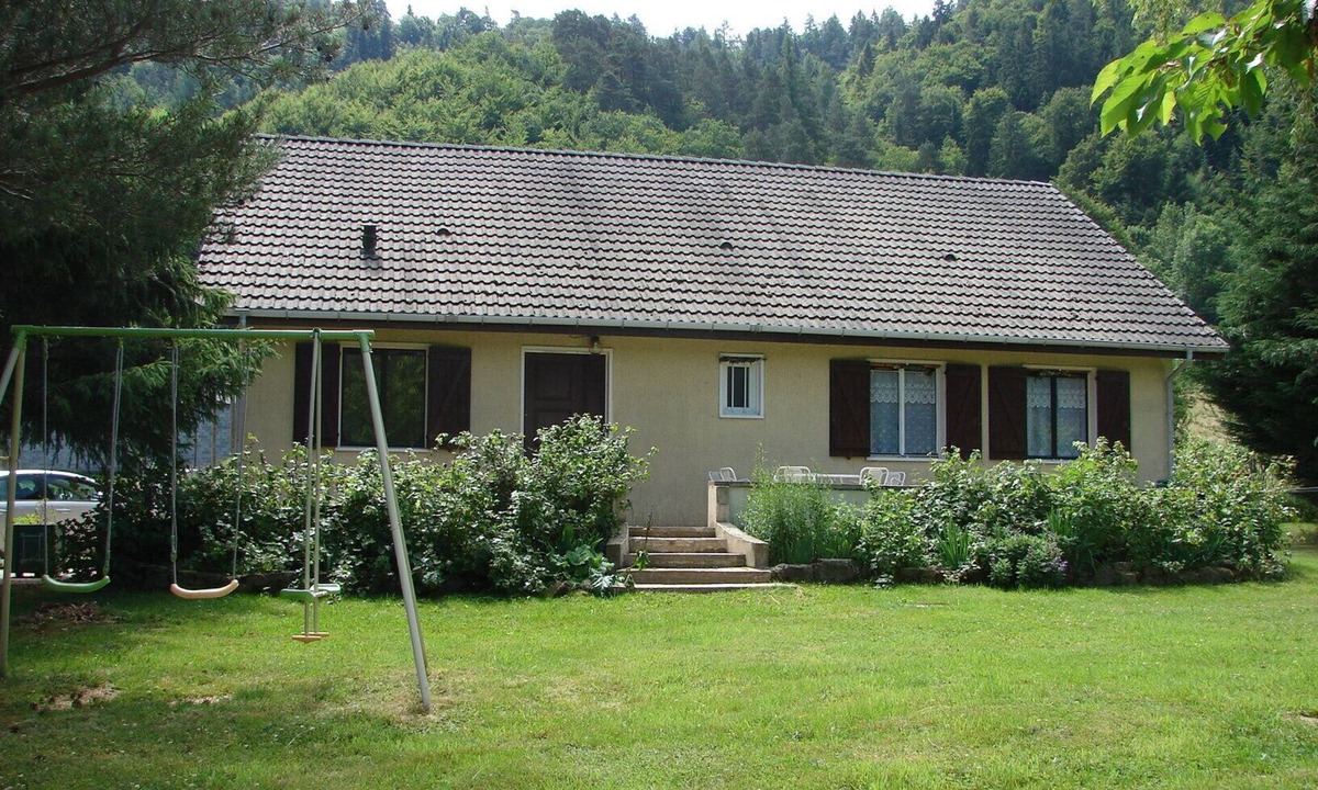 Chambon-sur-Lac Cottage | Villa du Bac: At the foot of the Massif du Sancy
