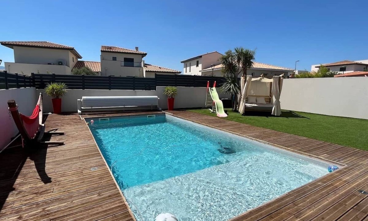 Villeneuve-de-la-Raho Villa | Villa Farniente: Heated Pool/Air Conditioning/Relaxation Bar