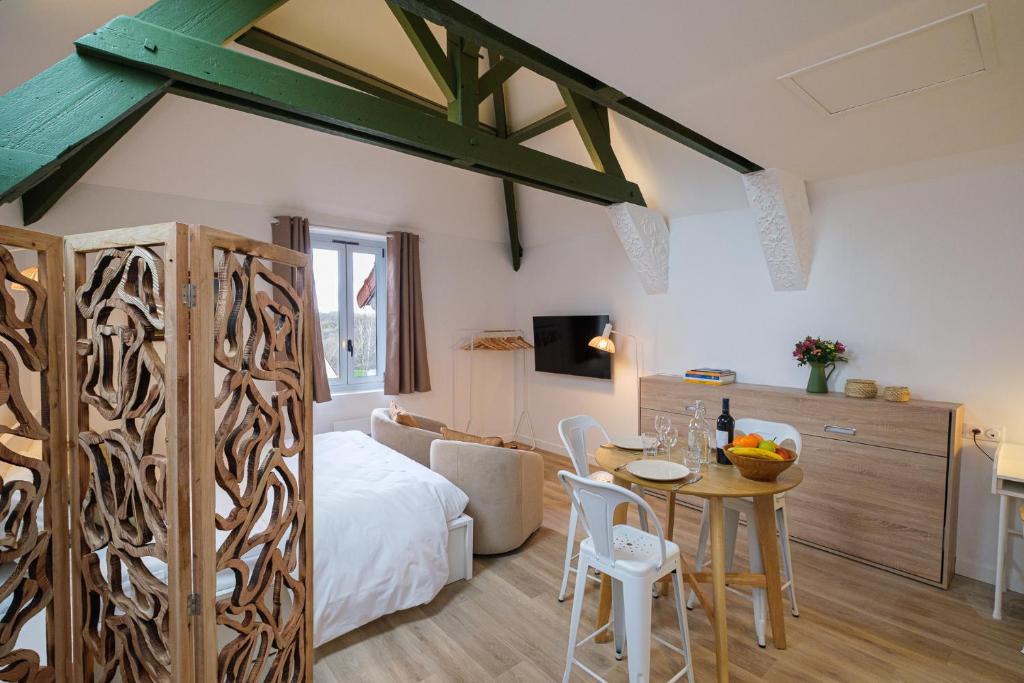 Quincy-Voisins Apartment | Villa Forestière Studio l'Olivier