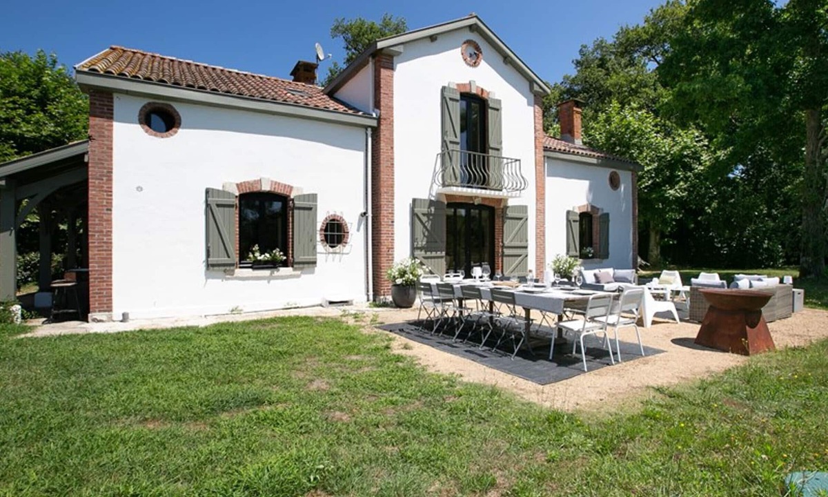Saint-Vincent-de-Tyrosse Villa | Villa with pool in tranquil setting - 8 guests