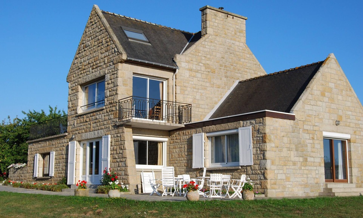Saint-Cast-le-Guildo House | VILLA GROUND FLOOR, NEAR THE BEACH, SEA VIEW, INTERNET, BIG GARDEN