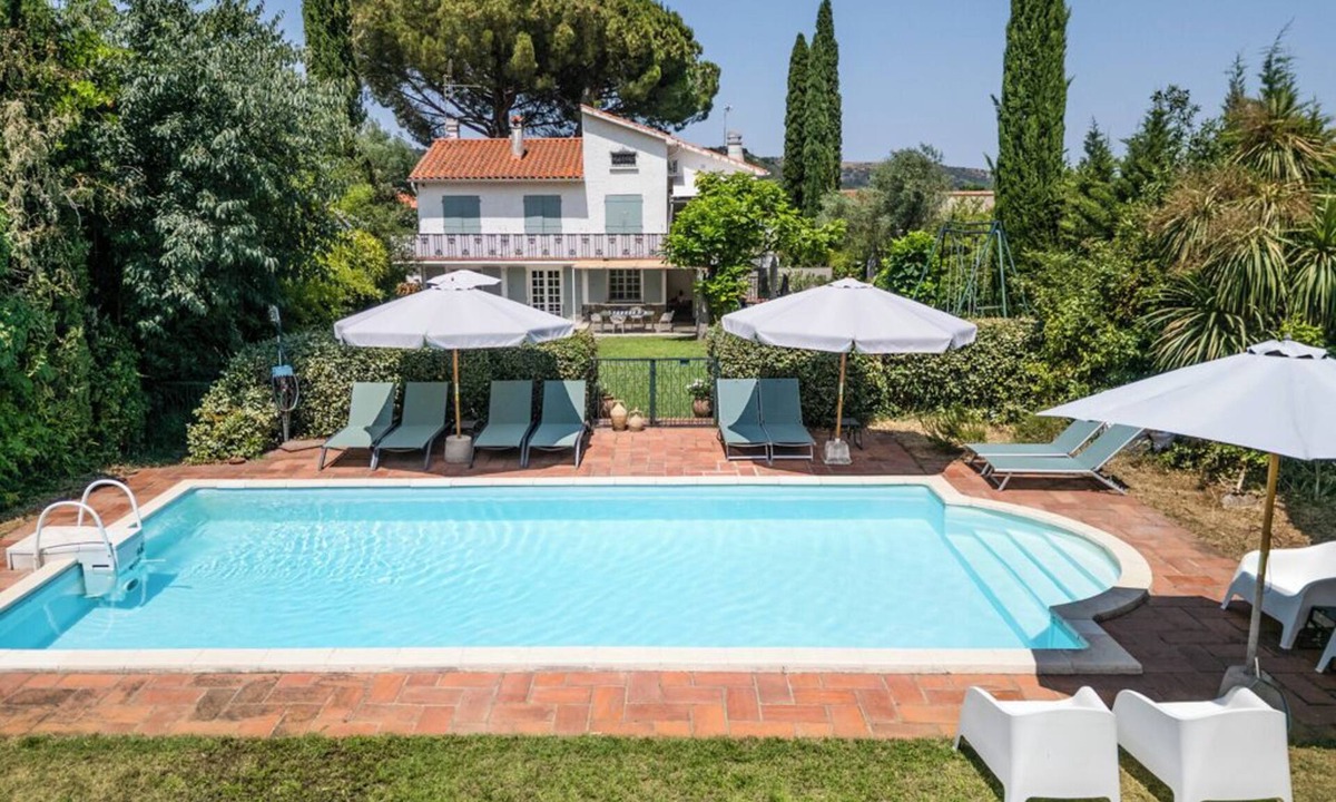 Ceret House | Villa groundfloor & spacious terrace pool large garden