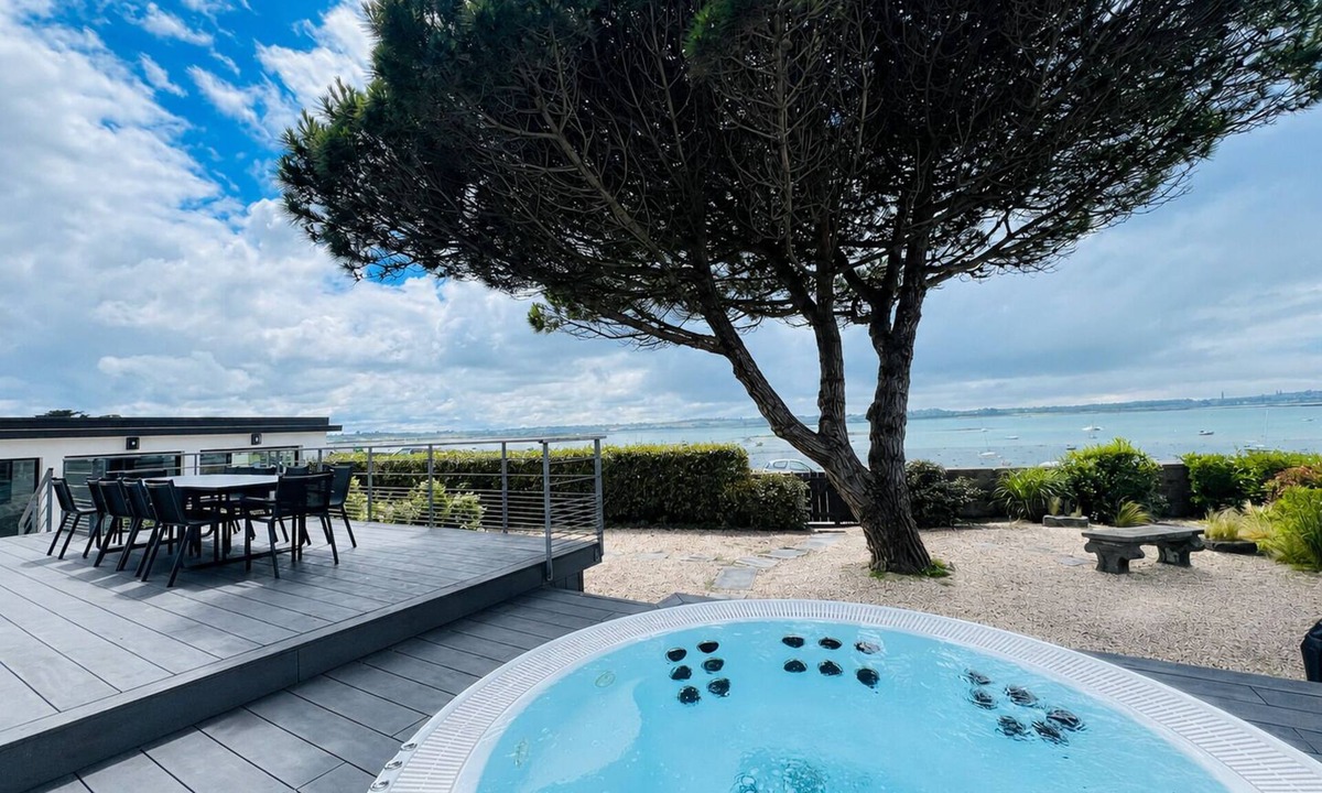 Carantec Villa | Villa Les Dunes : vue Incroyable et Accès Direct à la mer