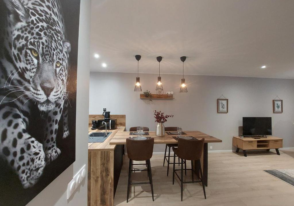 Saint-Amand-les-Eaux Apartment | VILLA LOUISE B, B comme Balade en Forêt