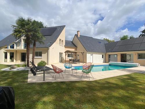 Arnage Villa | Villa Luxe Arnage aux portes du Circuit Piscine Chauffée