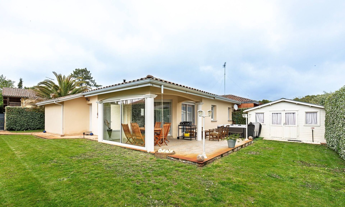 Messanges Villa | Villa Melchivany – Nature & Ocean, Terrace, Garden, Spa for 6 People in Messanges