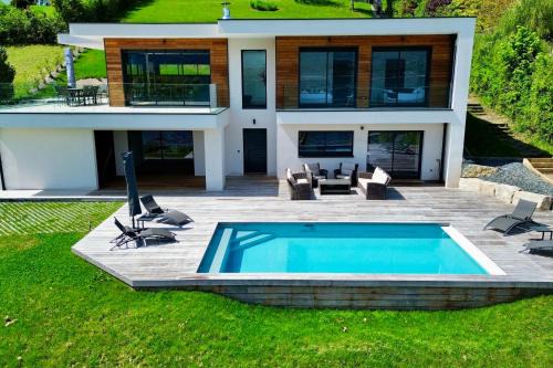 Le Bourget-du-Lac Villa | Villa Piscine chauffée vue et accès lac climatisation