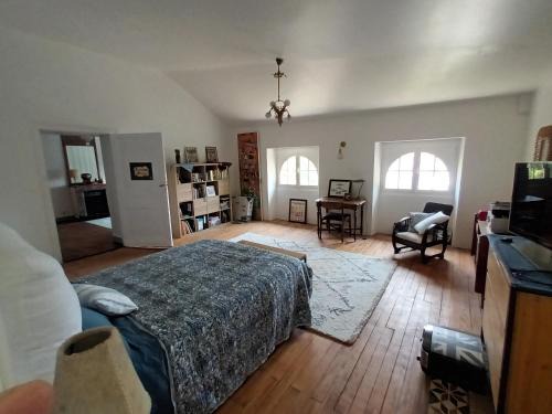 Bazas Bed & Breakfast | Villa Séquoia - Belle chambre SDB privée et petit salon