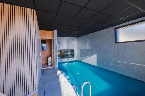 La Combe-de-Lancey Villa | Villa & Spa Kyo-Alpes, piscine intérieures privées-Belledonne