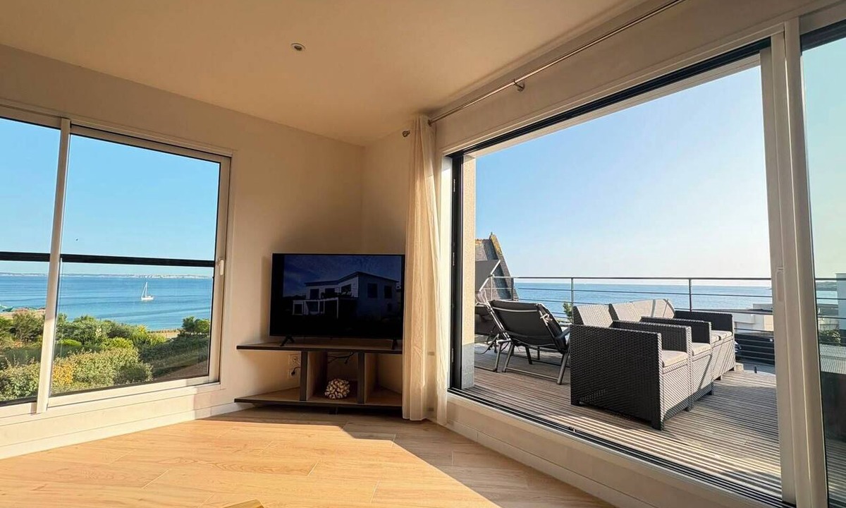 Locmaria-Plouzane Villa | Villa Tregana Beach: comfort and immersion in an idyllic landscape