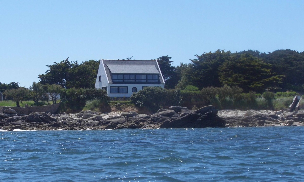 Brignogan-Plage House | Villa TY AR MOR, feet in the water