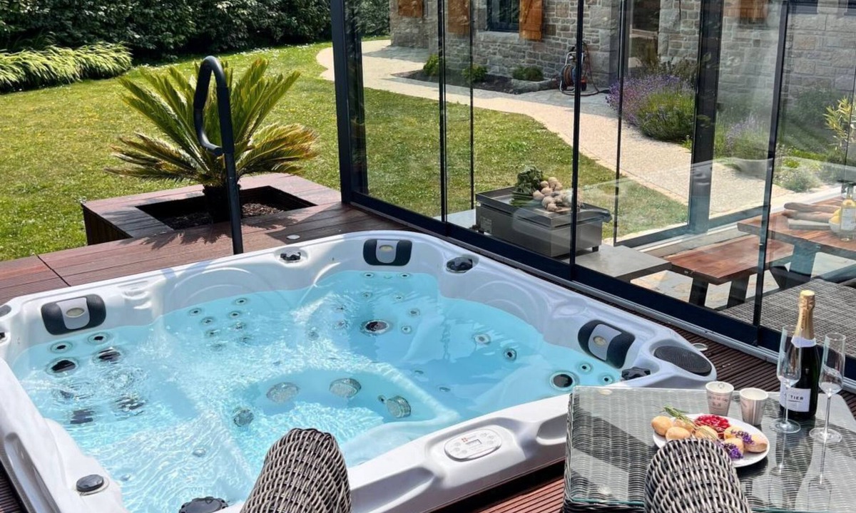 Brignogan-Plage House | Villa Ty Arvorig by Interhome