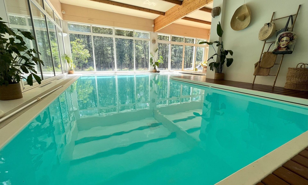 Gievres Villa | Villa Verde - Piscine Intérieure. Proche Zoo de Beauval et Châteaux de la Loire