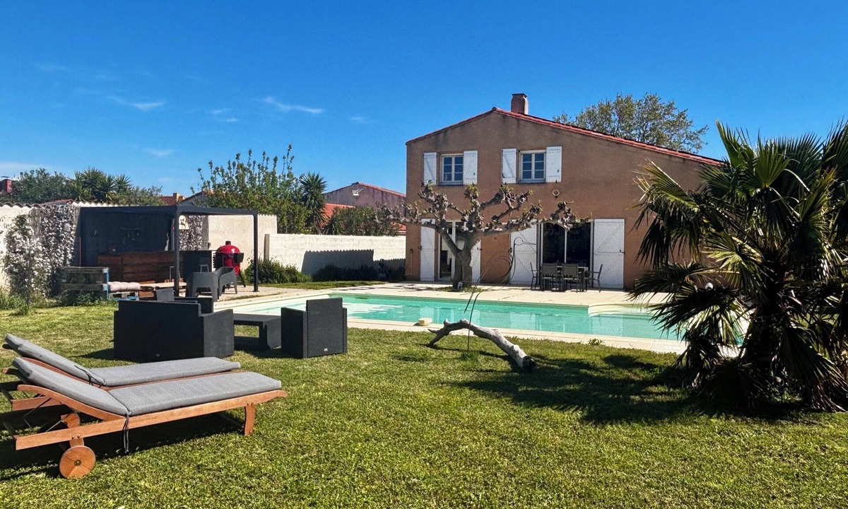 Elne Villa | Villa with Pool & Large Garden Near Beaches