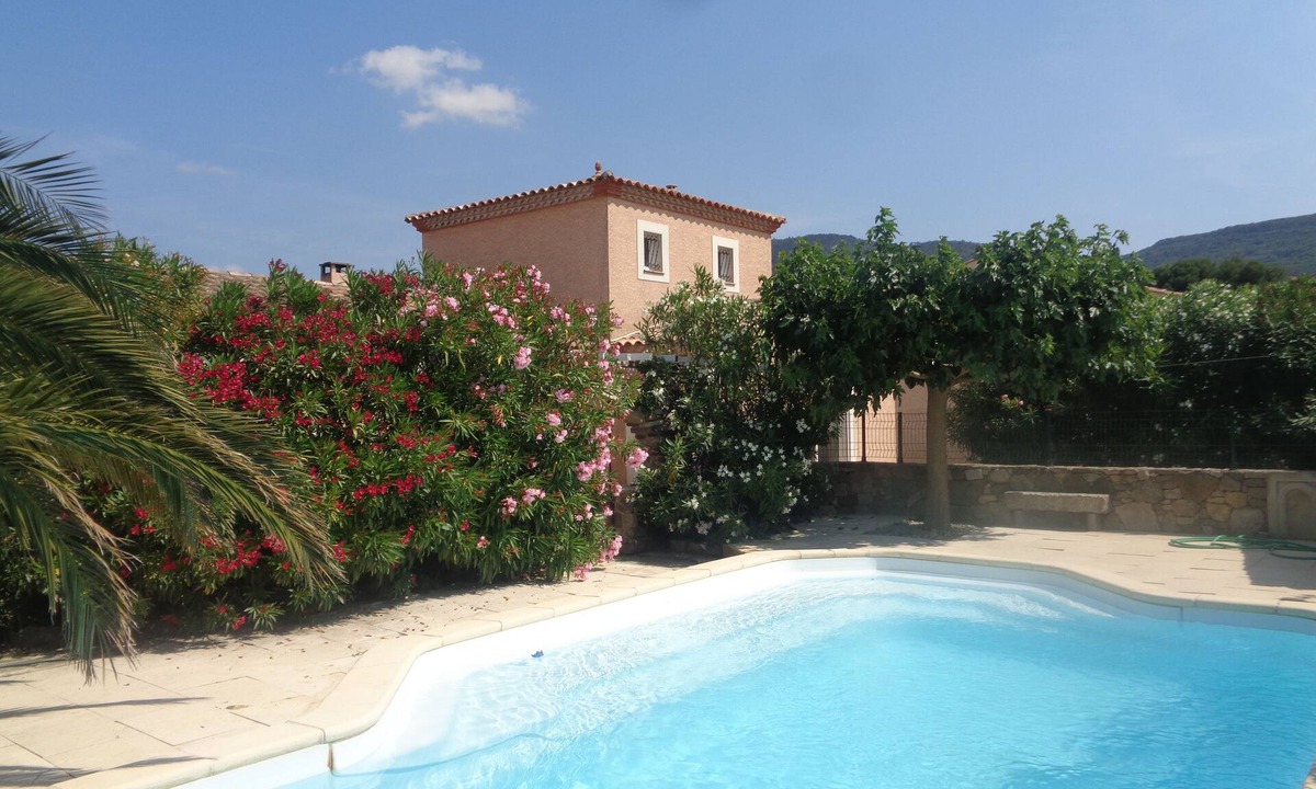 Floure Villa | Villa with private pool 15 min from Carcassonne, 5 min from the Canal du Midi