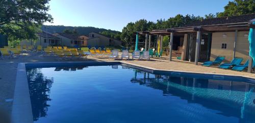 Caylus House | Village Bord de Ciel
