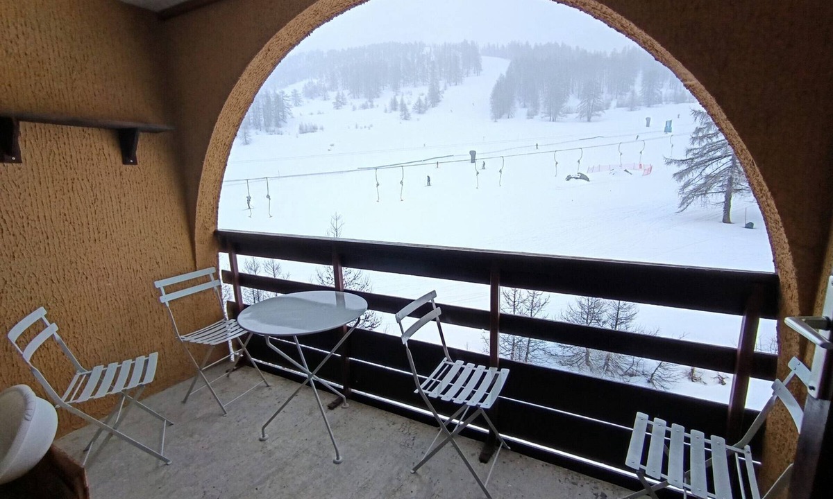 Montgenevre Apartment | Vintage duplex, ski-in/ski-out for 6, pets allowed