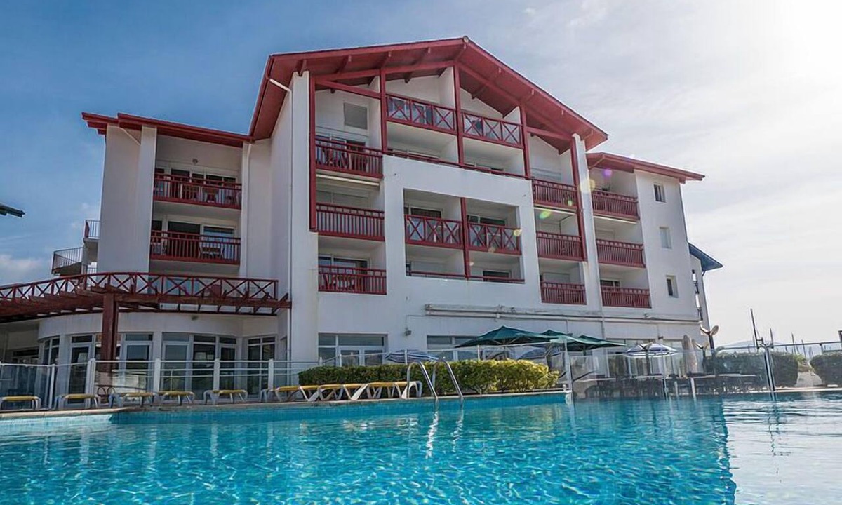 Hendaye Condo | Vue sur le Port | Studio Cabine à 50m de la Plage