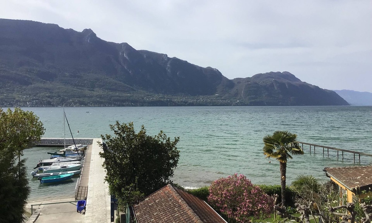 Viviers-du-Lac House | Waterfront cottage on the shores of Lac du Bourget