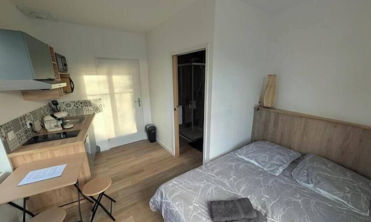 Ardentes Apartment | Your Cosy Studio in the Heart of Berry!