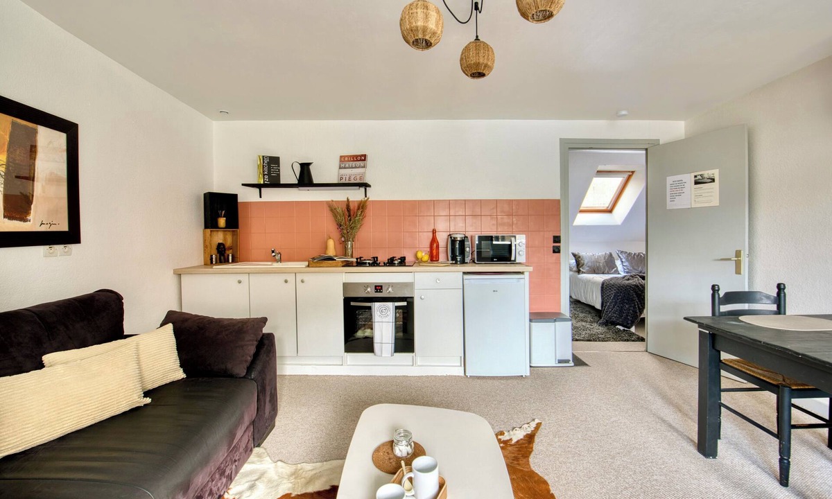 Lannion Apartment | Your Peaceful Haven in the Heart of the City