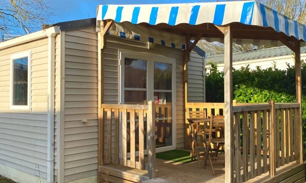 Angicourt House | ZEcamping 2* chiens acceptés locatif TV clim 20m2 2 pers