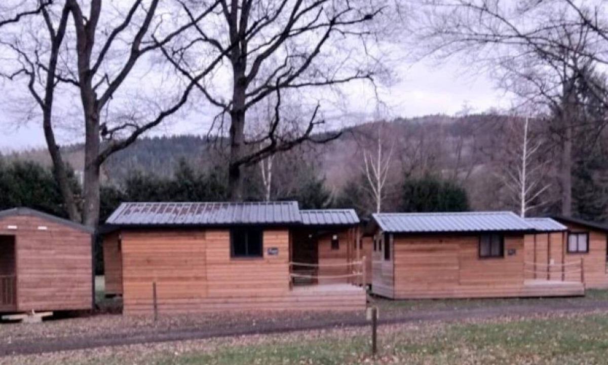 Sauxillanges House | ZEcamping 3 étoiles piscine pet friendly club enfant tente 27m2 4 pers
