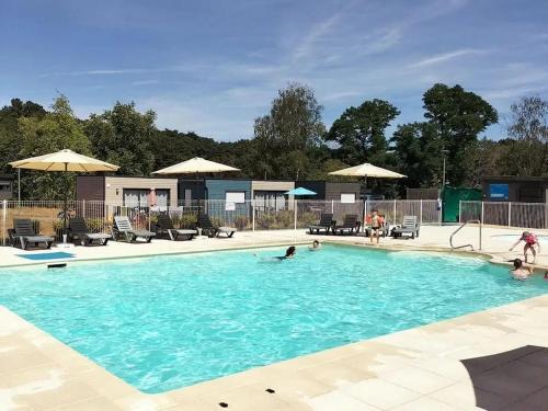 Malansac Ski Chalet | ZEcamping 3 étoiles animaux acceptés piscine et restaurant