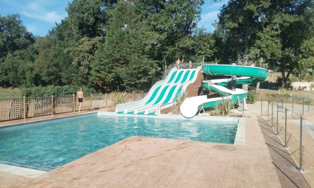 Soturac House | ZEcamping 3 étoiles espace aquatique toboggans locatif TV 32m2 6 pers
