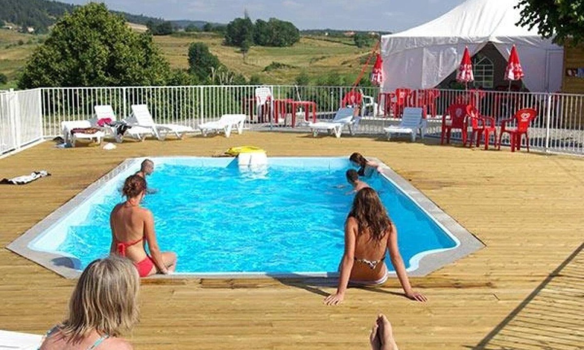 Langogne House | ZEcamping 3 étoiles piscine chauffée pet friendly mobil-home 5 pers