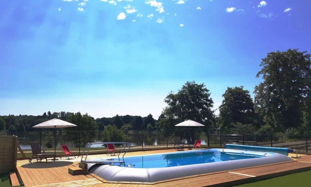 Loudeac House | ZEcamping 3 étoiles toboggans animaux acceptés locatif TV LV BBQ 32m2