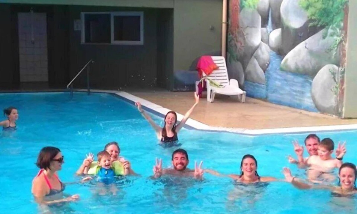 Huelgoat Ski Chalet | ZEcamping 3* piscine chauffée animaux acceptés locatif 4 pers