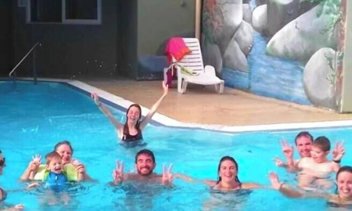 Huelgoat House | ZEcamping 3* piscine chauffée roulotte 2 pers