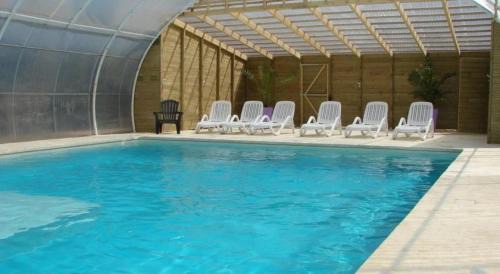 Saint-Boil Other | ZEcamping 4 étoiles animaux acceptés avec piscine couverte et restaurant