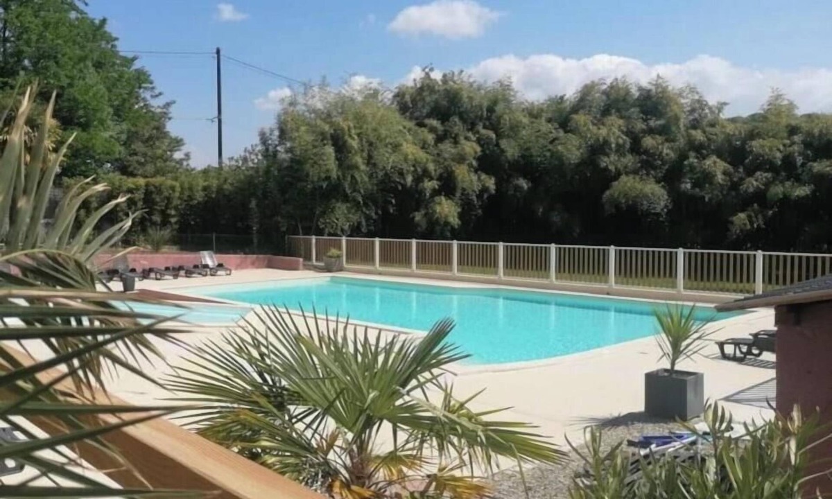 Saint-Gaultier House | ZEcamping 4* animé piscine sauna hammam tente BBQ 33m2 5 pers