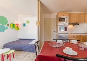 200m from resort center, 4th floor, balcony, tv, 30m², Serre Chevalier