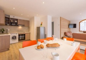 200m from resort center, balcony, tv, ski locker, 84m², Serre Chevalier