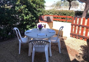 Appartement T2, 4 Couchages, Terrasse, Jardinet, Parking, Proche Commerces et Plage, Le Barcarès - FR-1-81-298