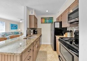 Beach Service Included-Pet-friendly, Walk to Beach! Sandpiper Cove 1025! in Destin