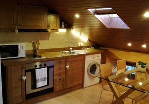 CHARMING 2/4-PERSON STUDIO IN THE CENTER OF OSSEJA, 2 KM FROM PUIGCERDA
