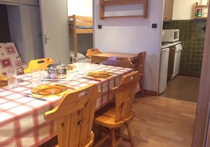 Cozy Ski-In/Ski-Out Studio, Mountain Views, Sleeps 8, Central Risoul