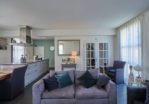 Luxurious detached villa in a nature reserve with a castle