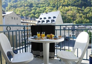 Quiet 1BR - Balcony - Parking - Pets Allowed