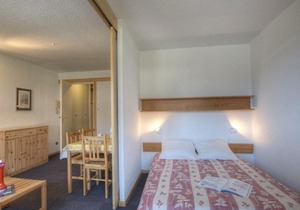 Séjour montagne à Serre-Chevalier, appartement 4 pers. avec balcon, proche commerces. - FR-1-330E-69