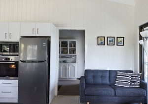 Sea Breeze Berrara Beach House in Berrara