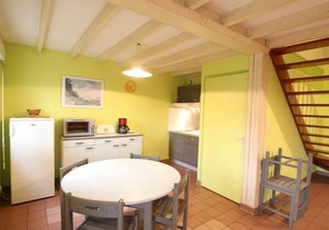 Seaside Getaway: Cozy Home with Garden, BBQ, and Sports Facilities