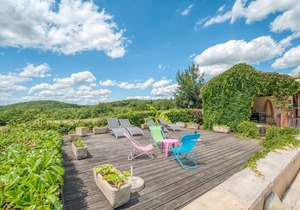 Splendid Holiday Home in Dégagnac with heated Swimming Pool and jacuzzi