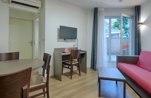 Le Port sous la Lune Condo | À 3 km de la gare RER E | Accès rapide à Paris